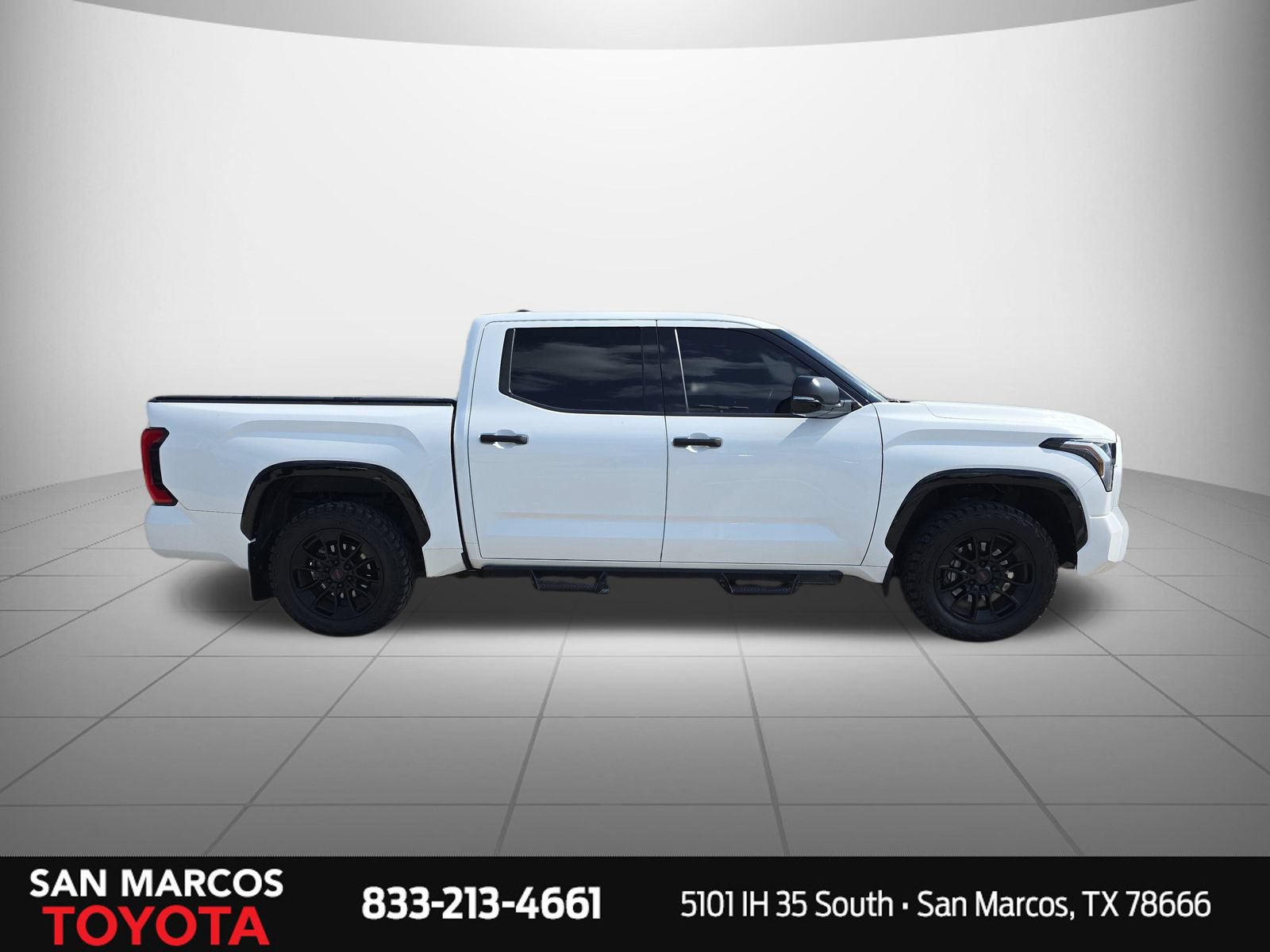 Used 2022 Toyota Tundra SR5 w/ Convenience Package RWD image 4