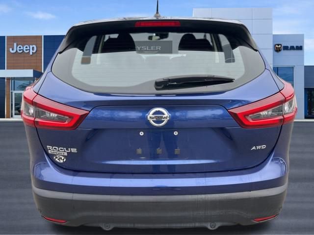 Used 2020 Nissan Rogue Sport S image 4