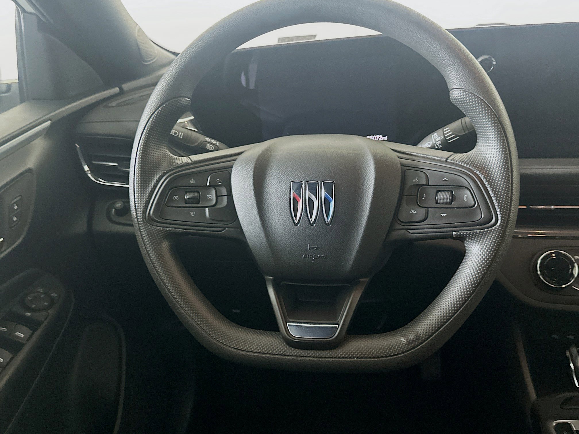 Used 2025 Buick Envista Preferred FWD image 17