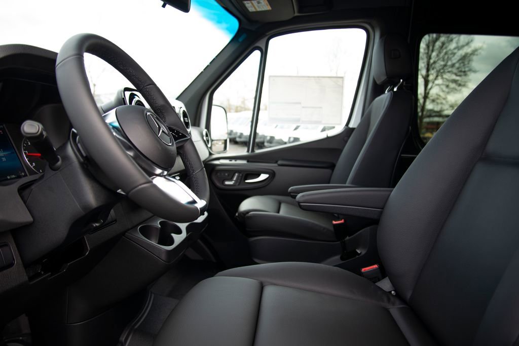 New 2026 Mercedes-Benz Sprinter 2500 image 13