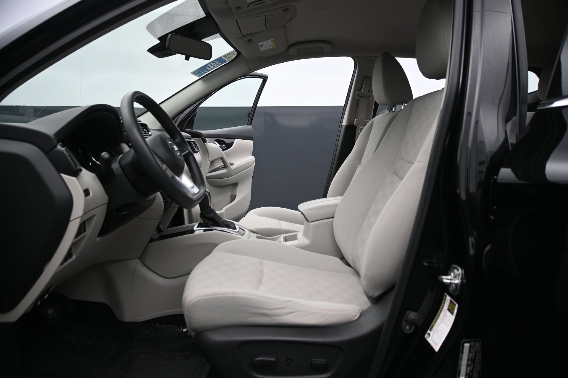 Used 2020 Nissan Rogue Sport SV AWD/4WD image 19
