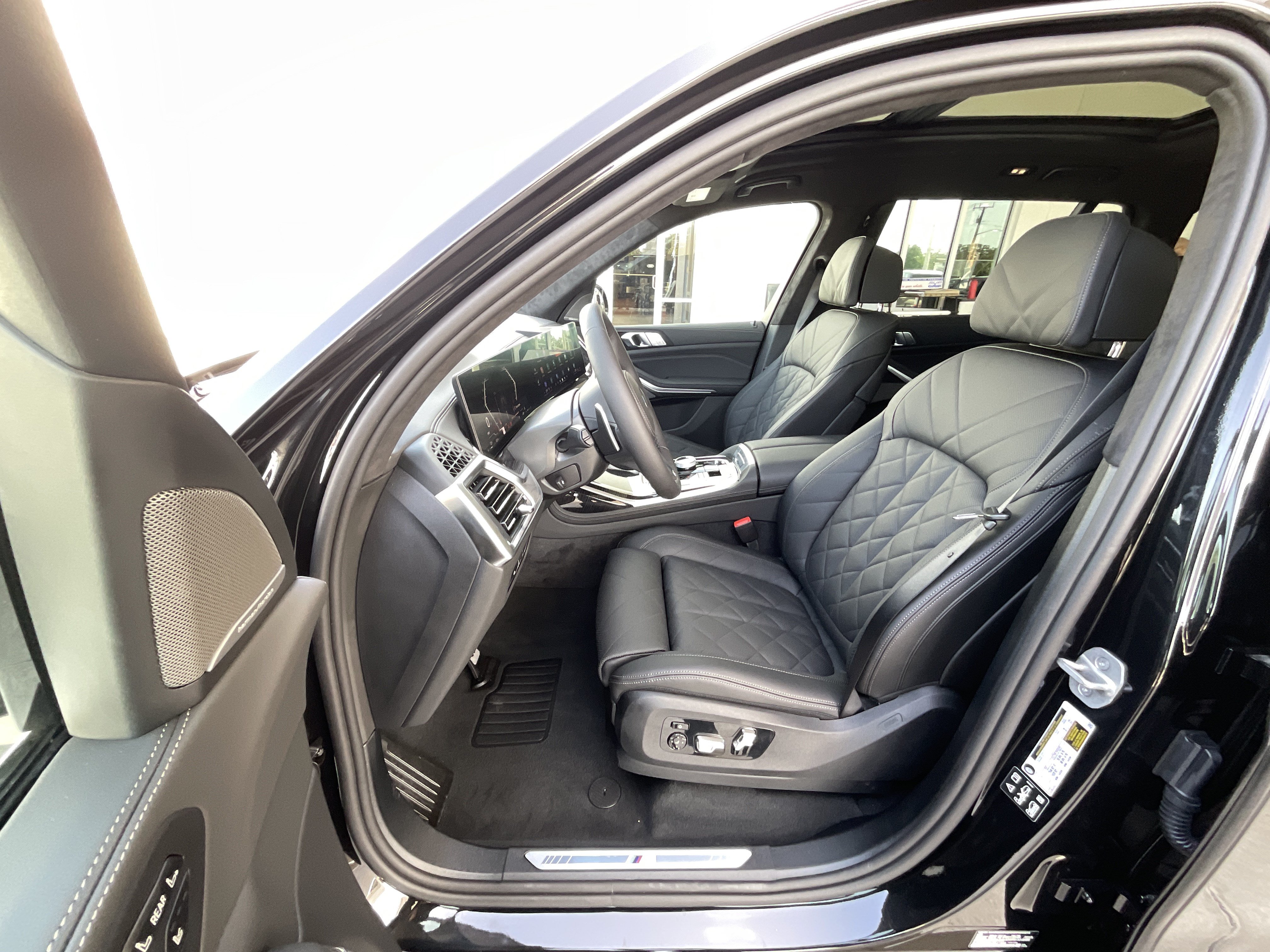 New 2027 BMW X7 xDrive40i w/ Executive Package AWD/4WD image 10