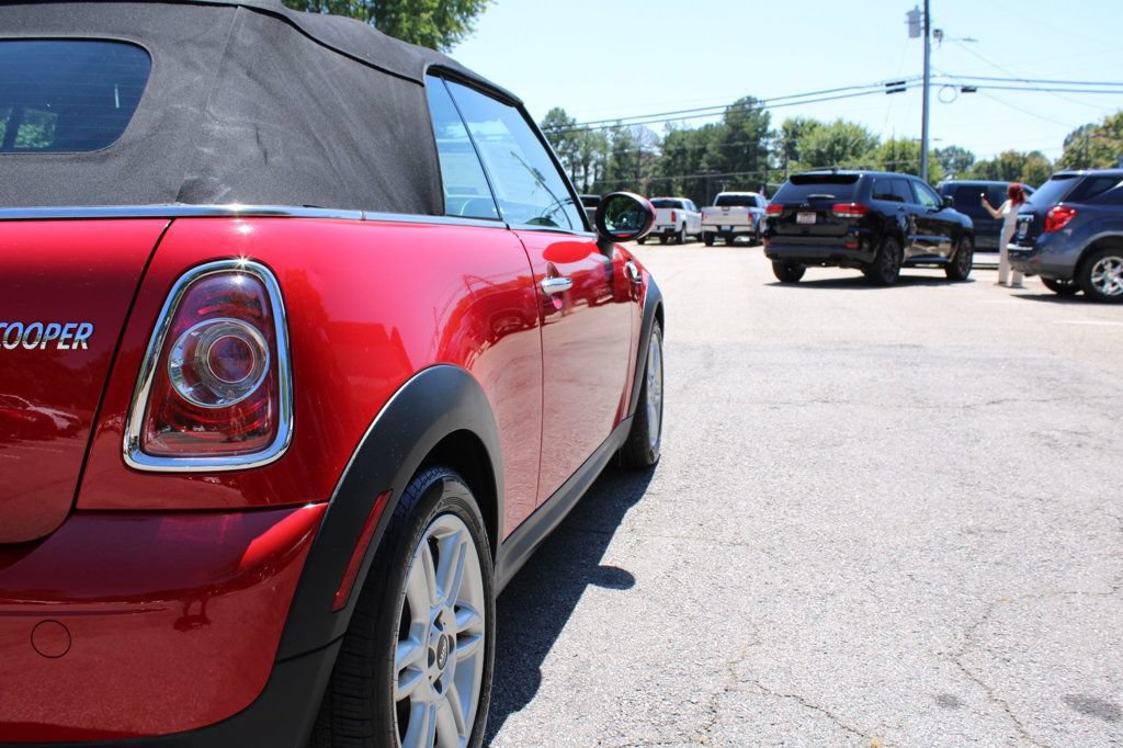 Used 2011 MINI Cooper Convertible FWD image 32