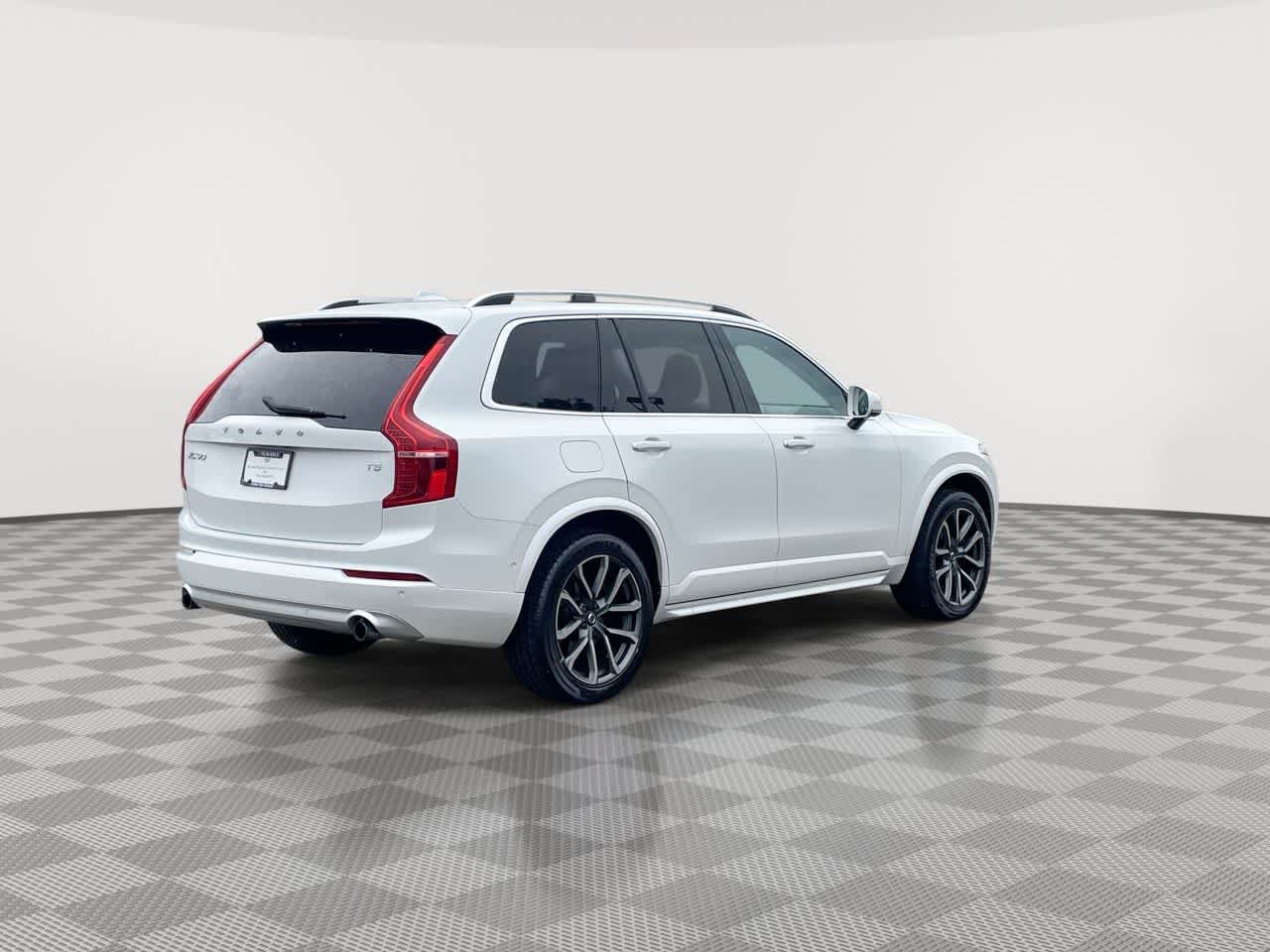Used 2018 Volvo XC90 T5 Momentum w/ Convenience Package FWD image 8