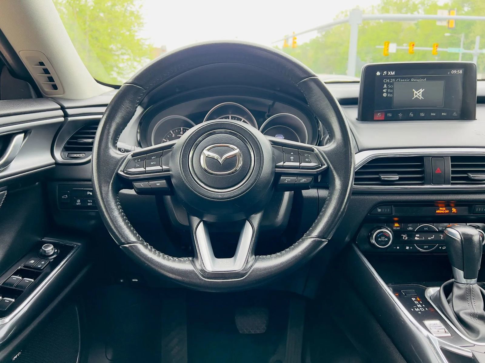 Used 2018 MAZDA CX-9 Touring w/ Touring Premium Package AWD/4WD image 26