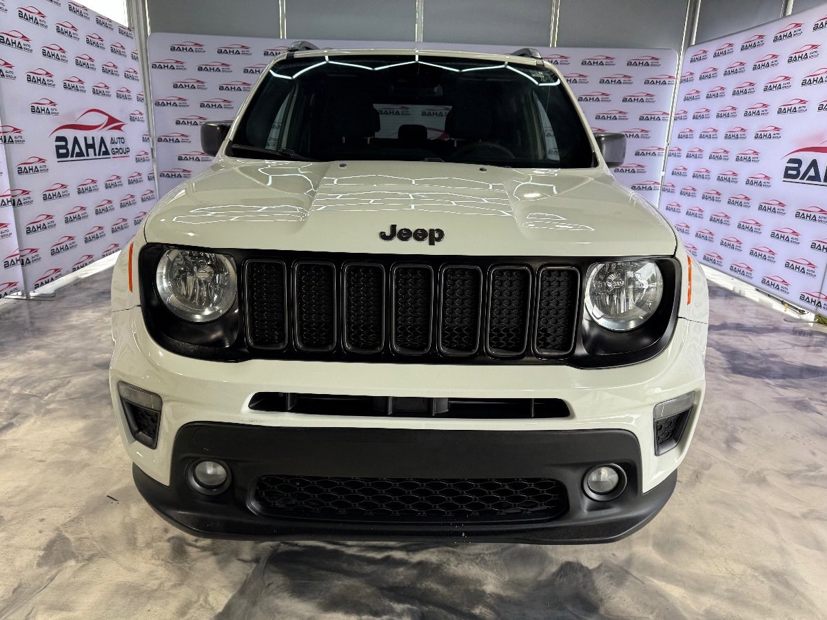 Used 2021 Jeep Renegade Latitude w/ Sun & Sound Group FWD image 2