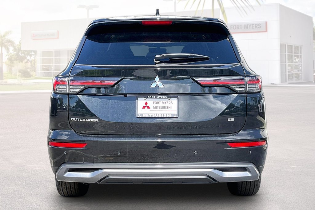 New 2026 Mitsubishi Outlander SE FWD image 4