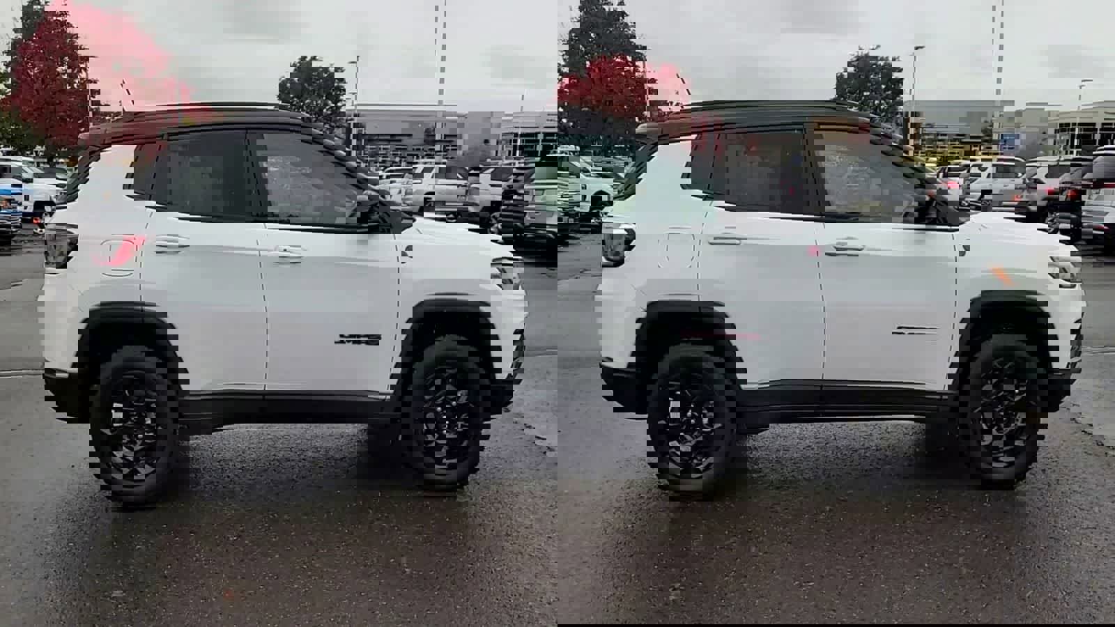 Used 2023 Jeep Compass Trailhawk image 9