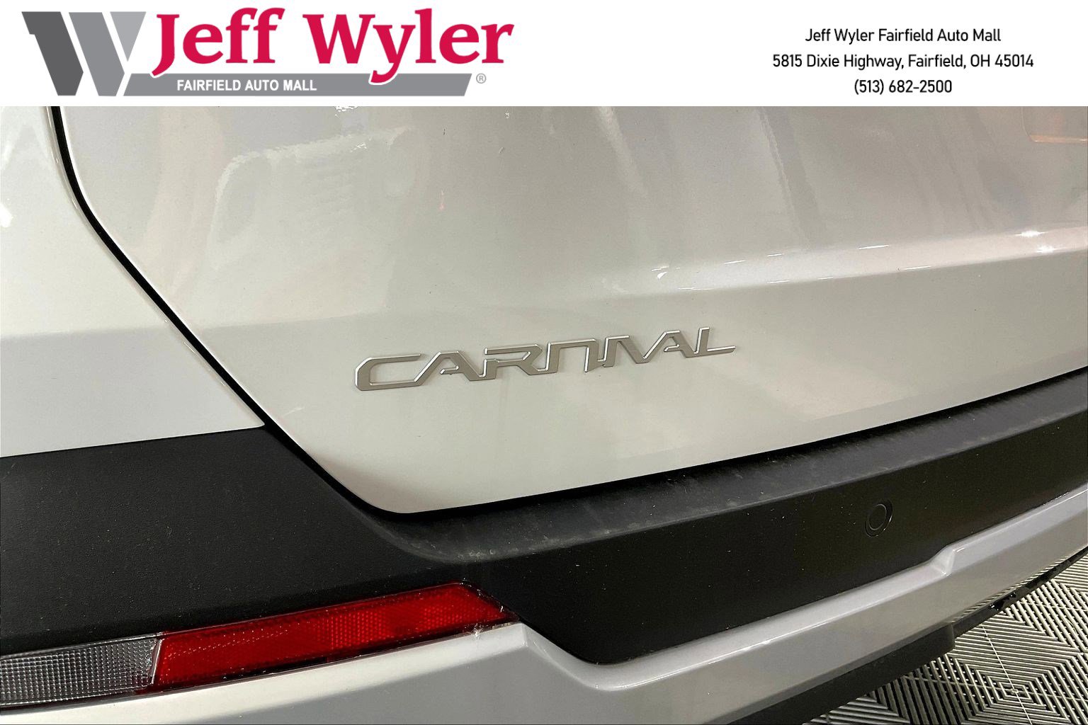 New 2026 Kia Carnival EX FWD image 13