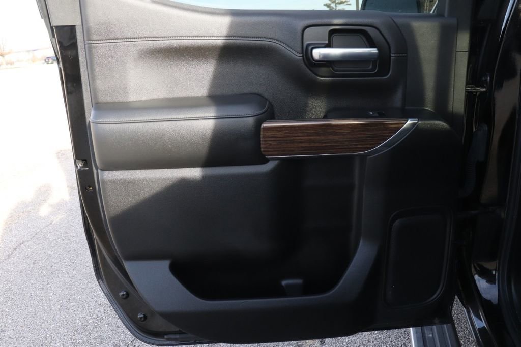 Used 2020 Chevrolet Silverado 1500 High Country w/ Technology Package image 23