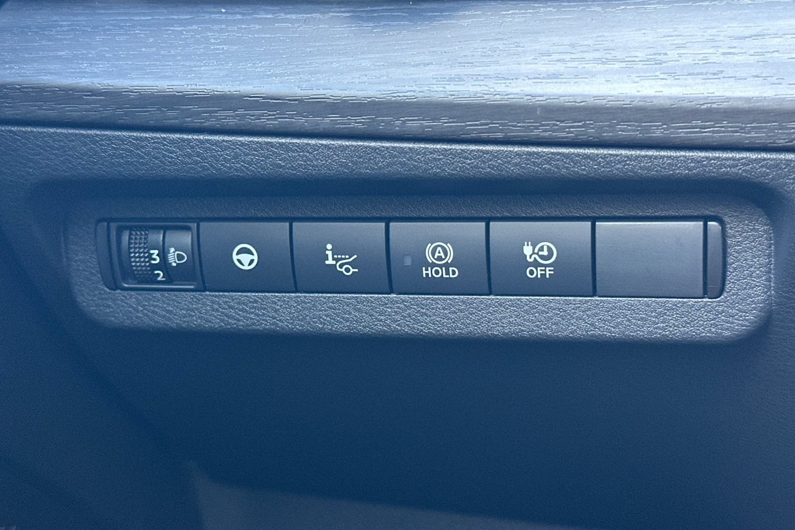 Certified 2023 Nissan Ariya FWD image 32
