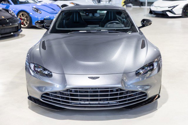 Used 2023 Aston Martin V8 Vantage Coupe image 9