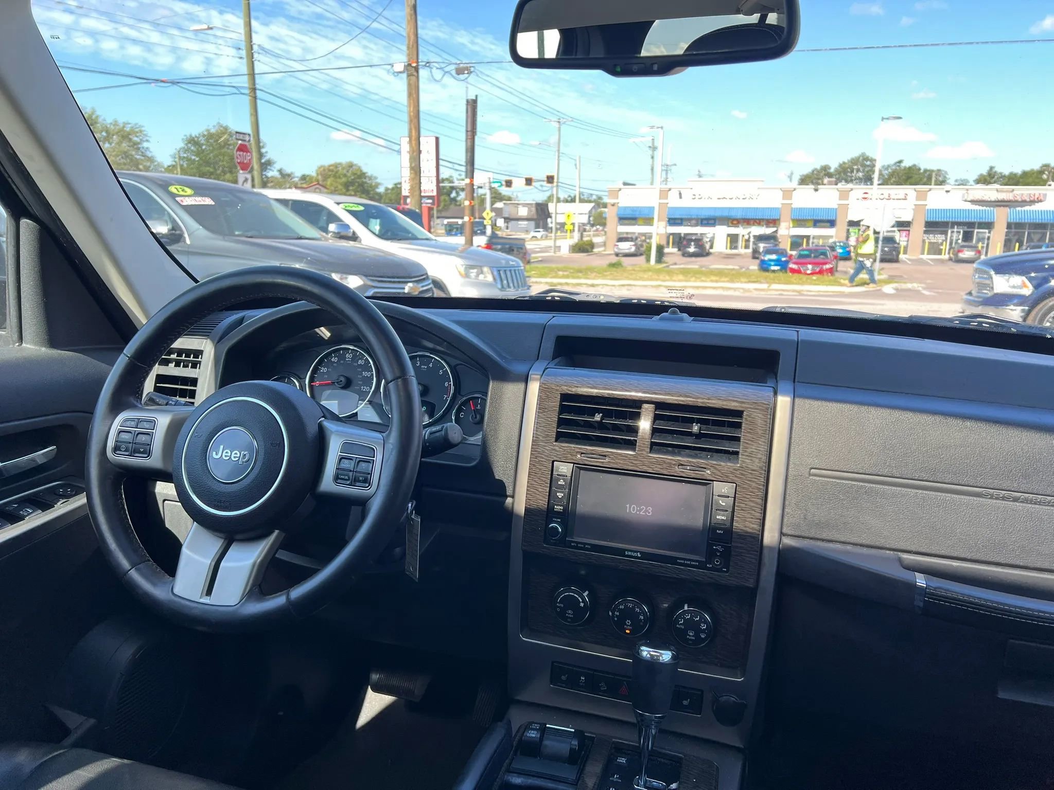 Used 2012 Jeep Liberty Limited Jet w/ Comfort/Convenience Group image 13