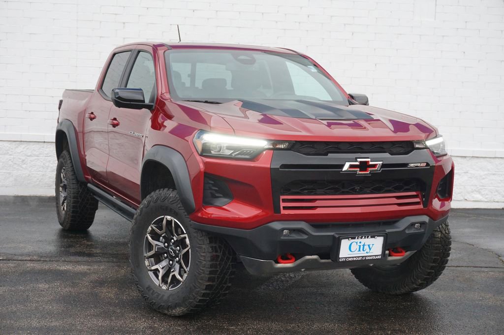 Used 2025 Chevrolet Colorado ZR2 w/ Technology Package AWD/4WD image 4