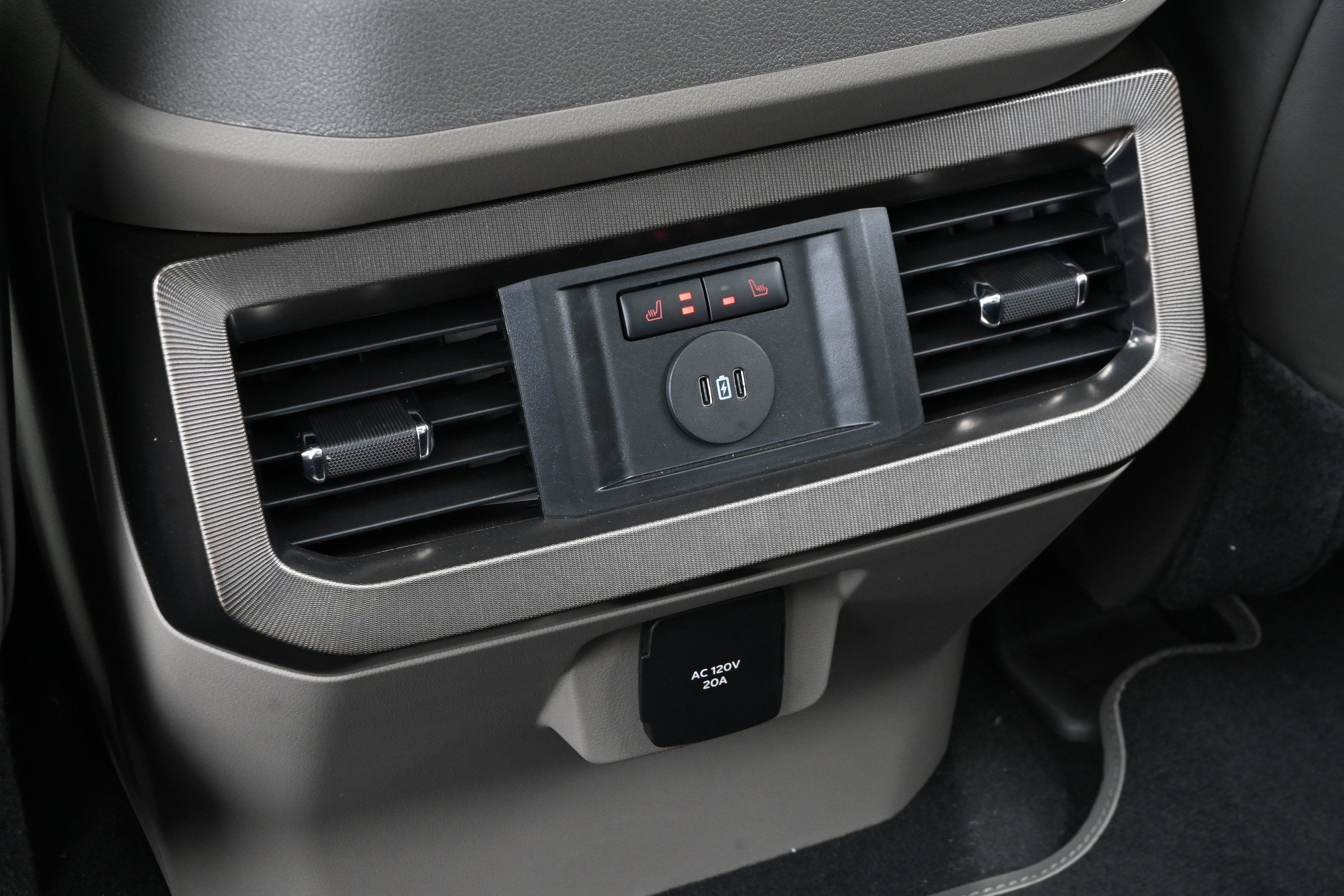 Used 2026 Ford F450 Platinum w/ Platinum Plus Package image 33