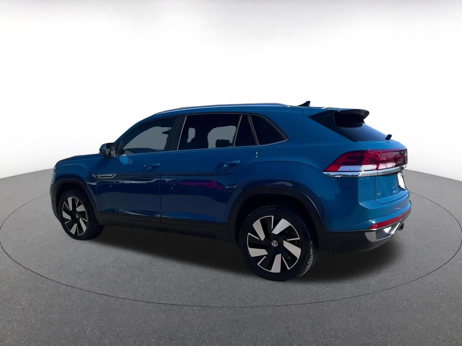 Used 2025 Volkswagen Atlas Cross Sport SE image 10