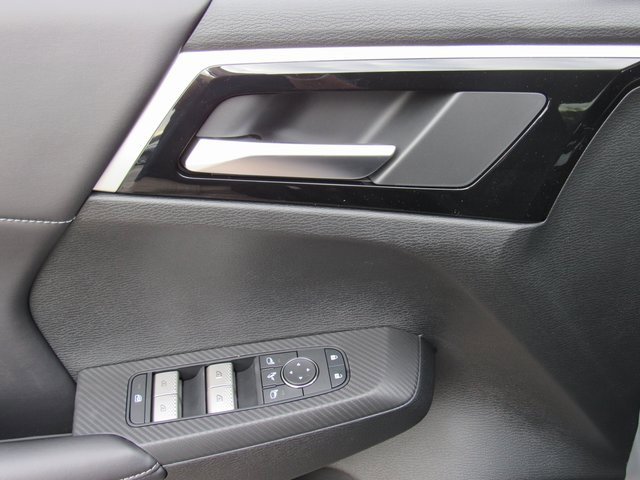 New 2026 Mitsubishi Outlander SE image 11