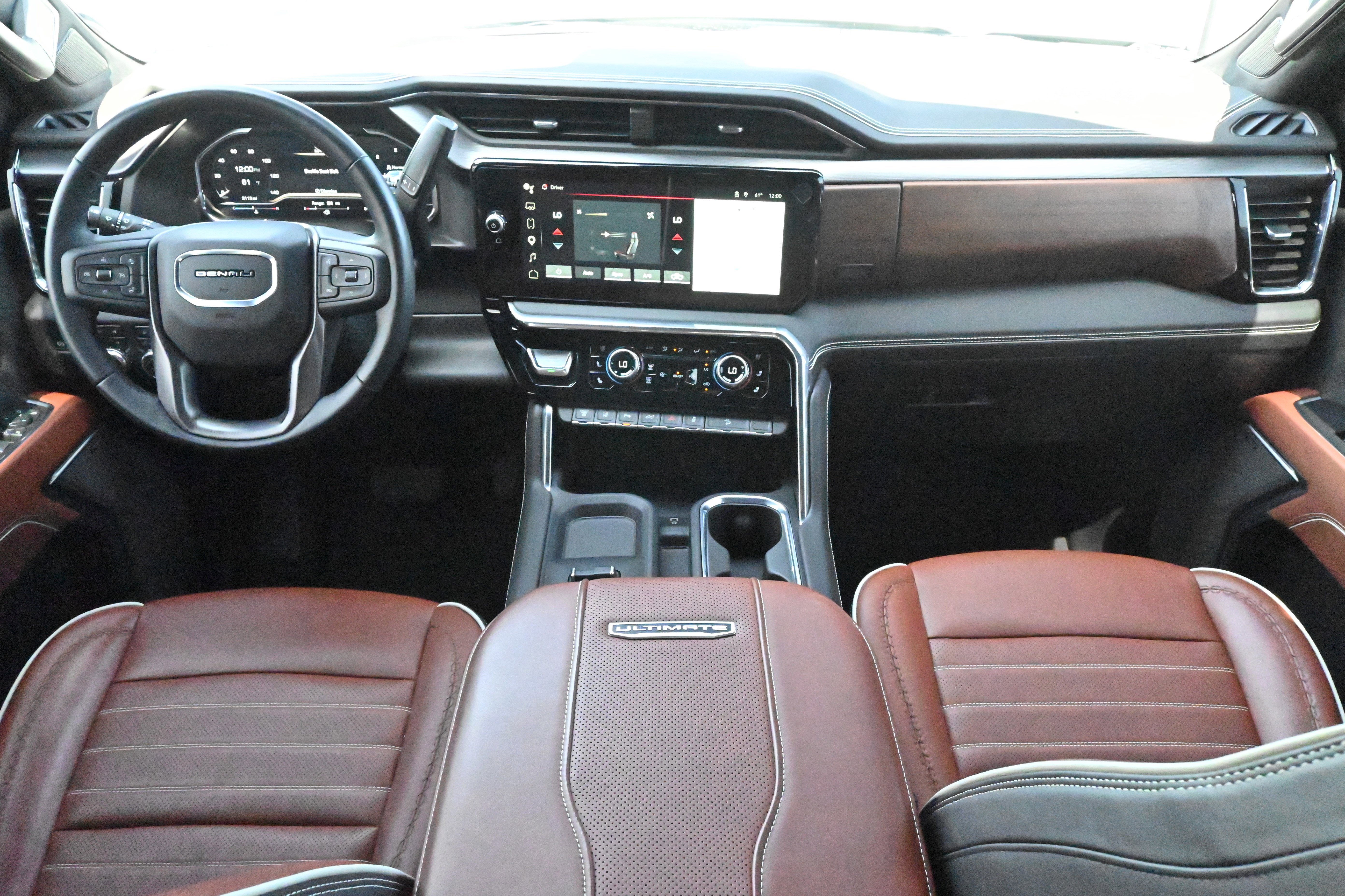 Used 2025 GMC Sierra 2500 Denali Ultimate w/ Max Trailering Package image 3