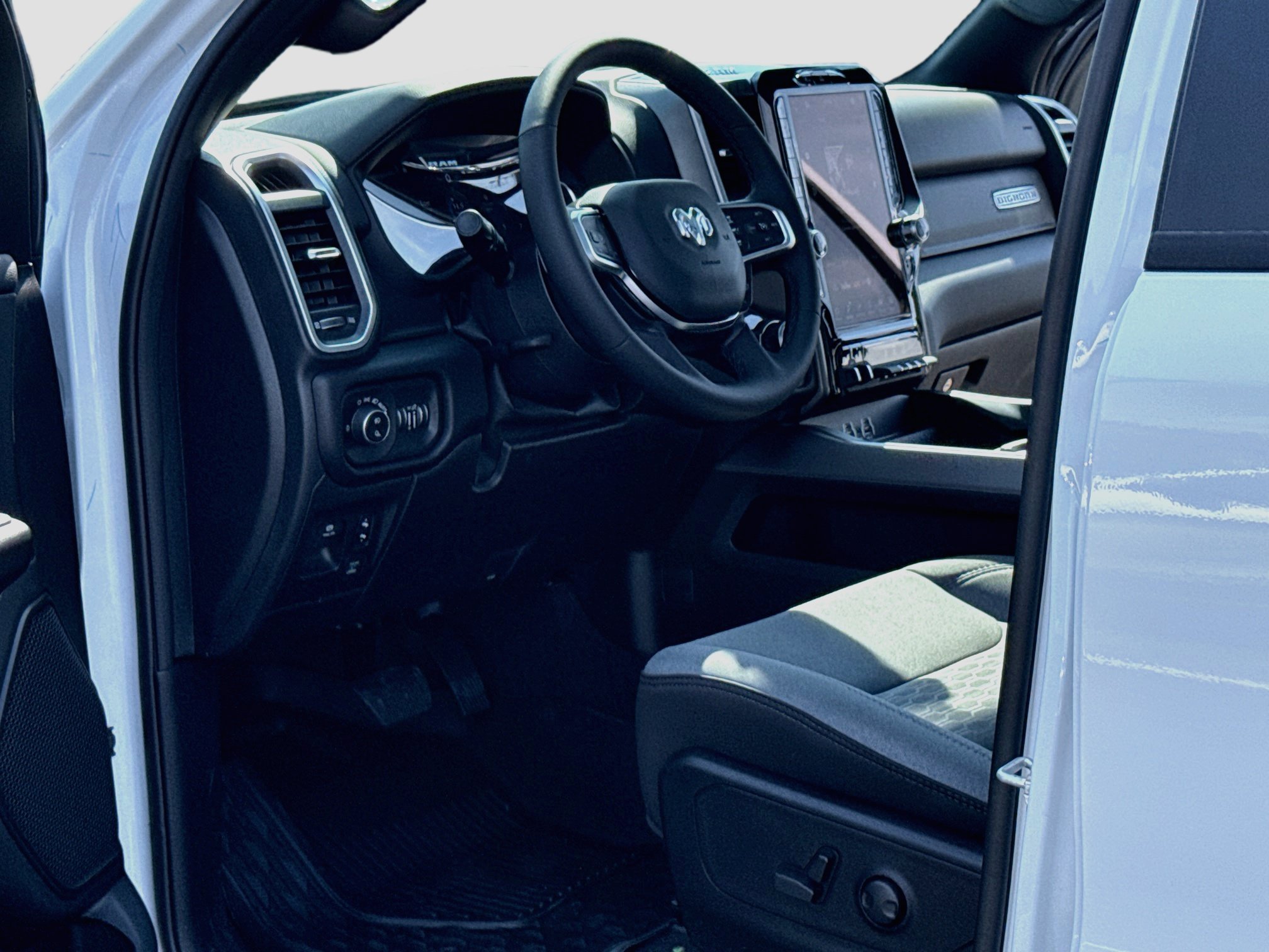 New 2026 RAM 1500 Big Horn AWD/4WD image 4