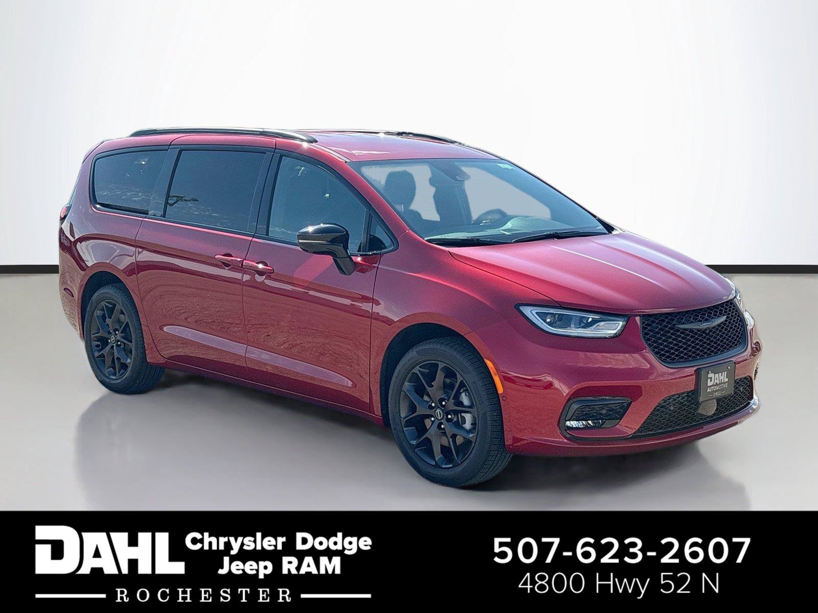 New 2026 Chrysler Pacifica Select w/ S Appearance Package