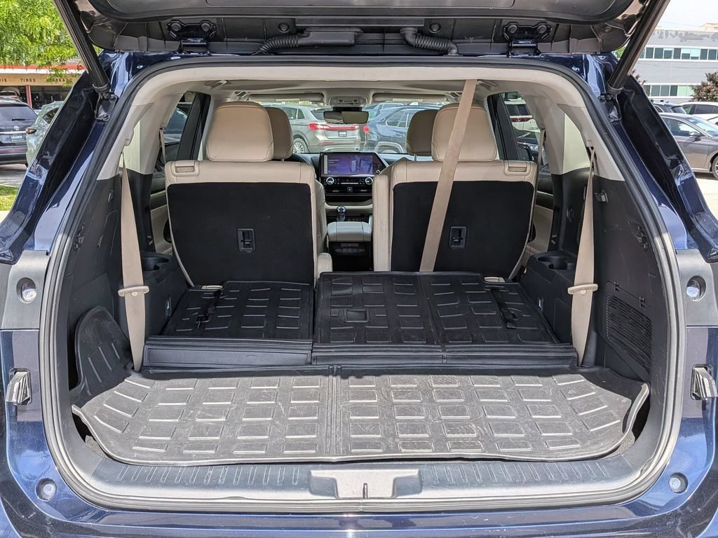 Used 2023 Toyota Highlander Limited AWD/4WD image 29