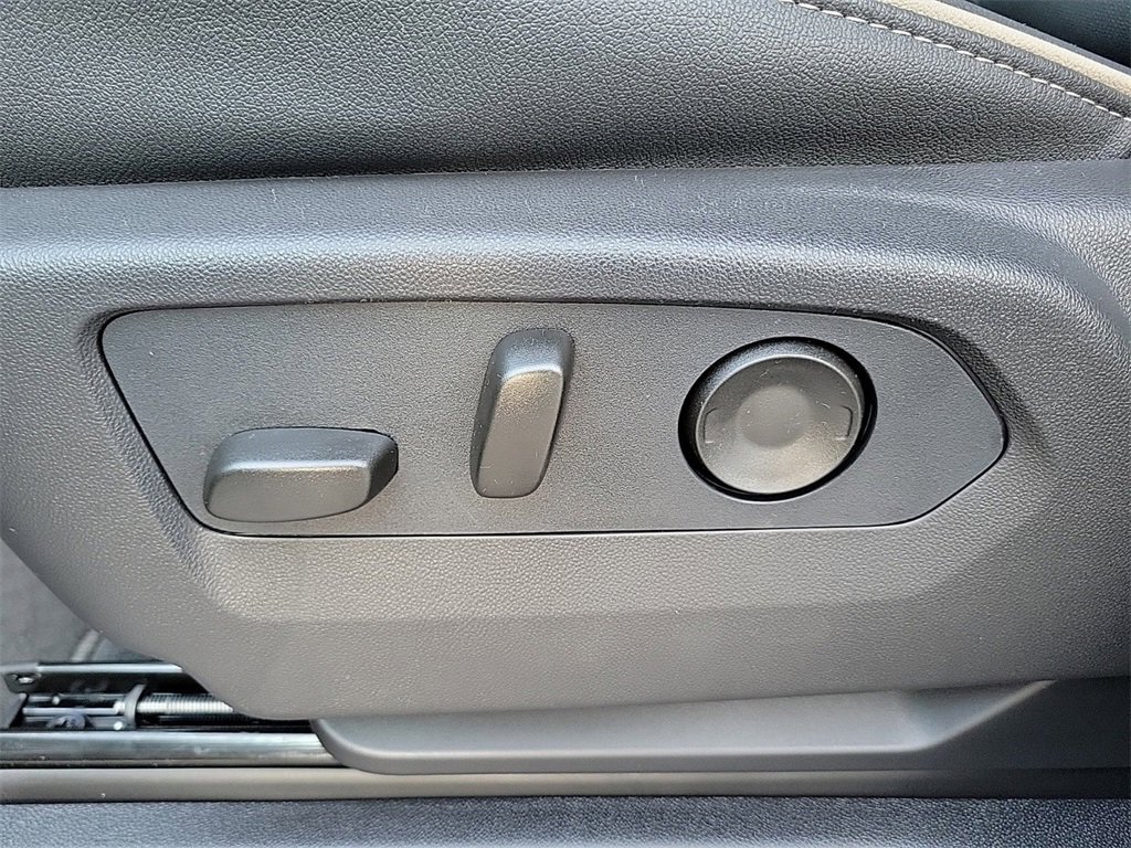 New 2026 GMC Yukon Elevation image 17