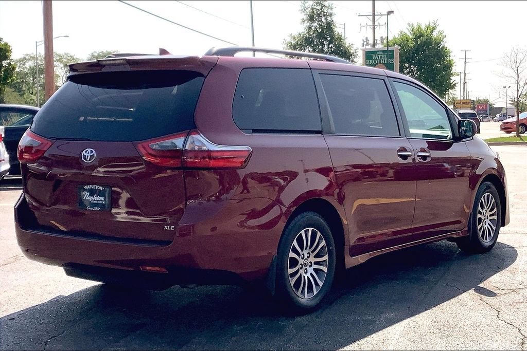 Used 2020 Toyota Sienna XLE FWD image 16