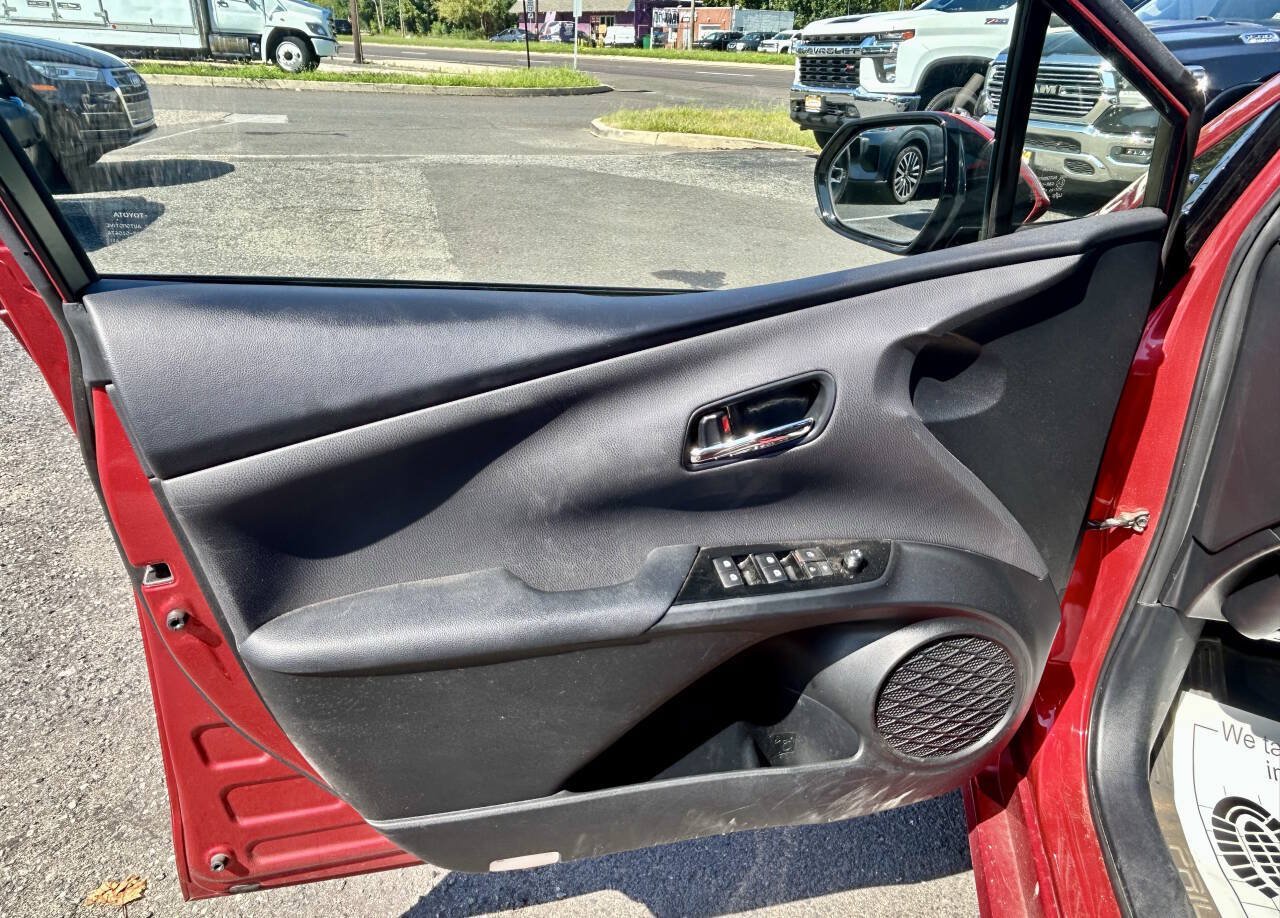 Used 2018 Toyota Prius Four Touring w/ Premium Convenience Package FWD image 9