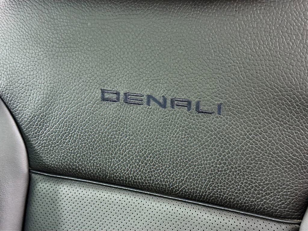 Used 2025 GMC Sierra 3500 Denali w/ Denali Reserve Package image 17