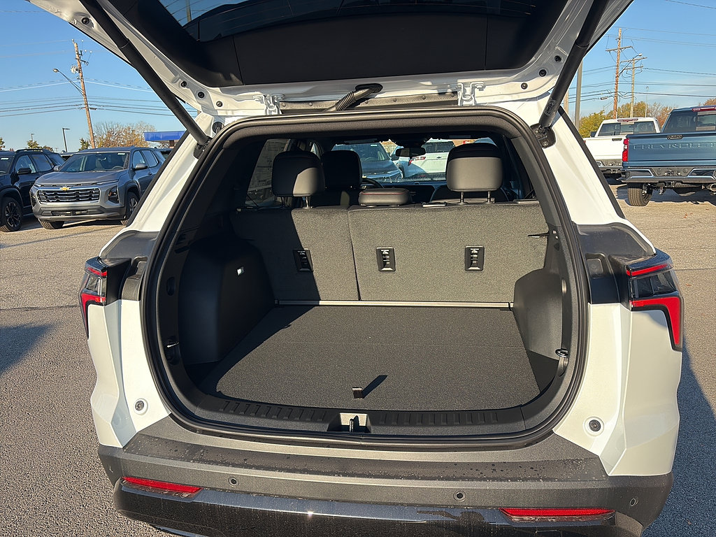 New 2027 Chevrolet Equinox RS w/ Convenience Package III FWD image 14