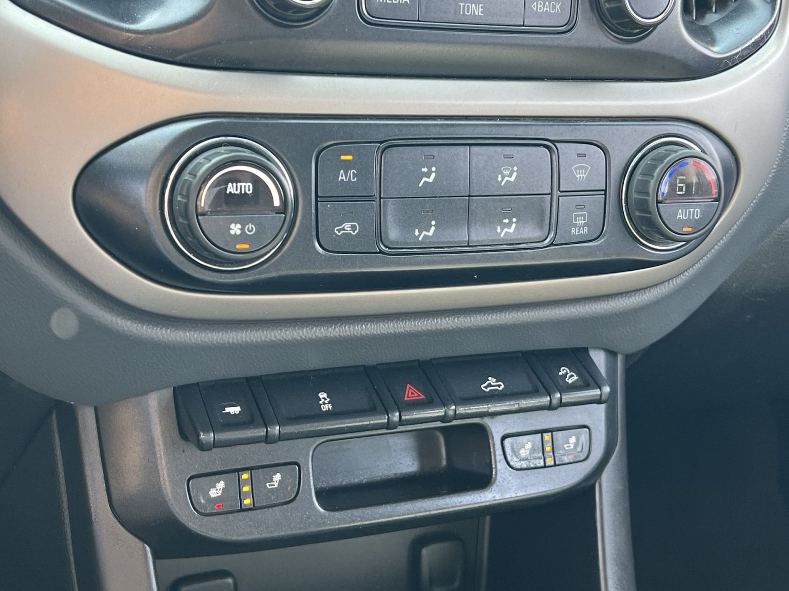 Used 2016 Chevrolet Colorado Z71 AWD/4WD image 20
