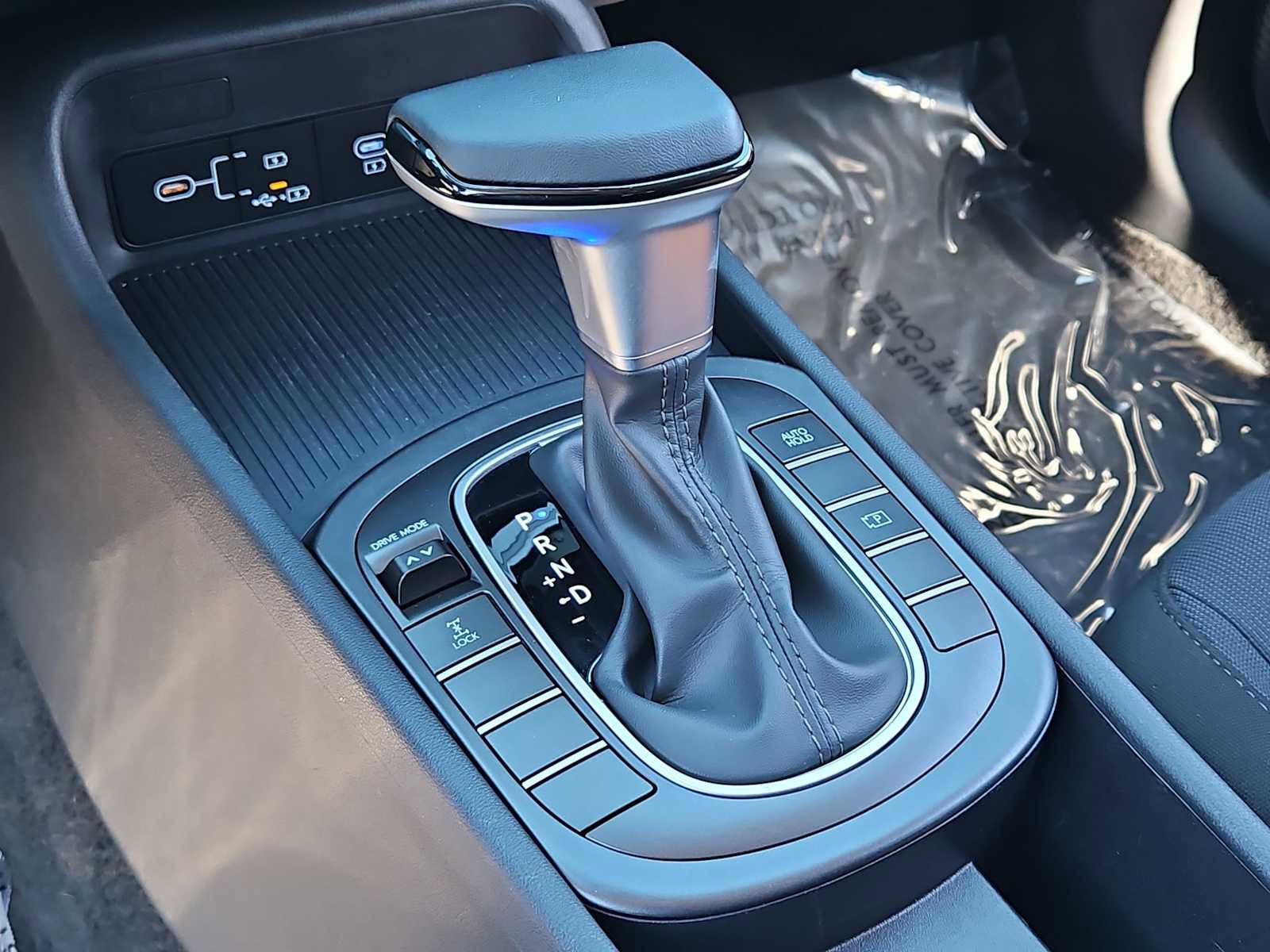 Certified 2025 Hyundai Kona SEL image 31