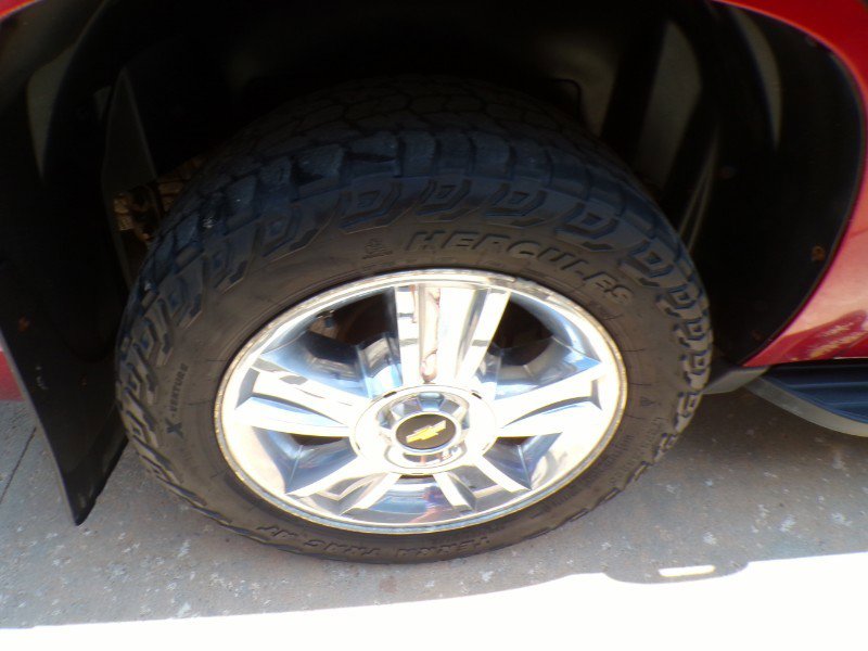 Used 2010 Chevrolet Suburban LTZ image 28