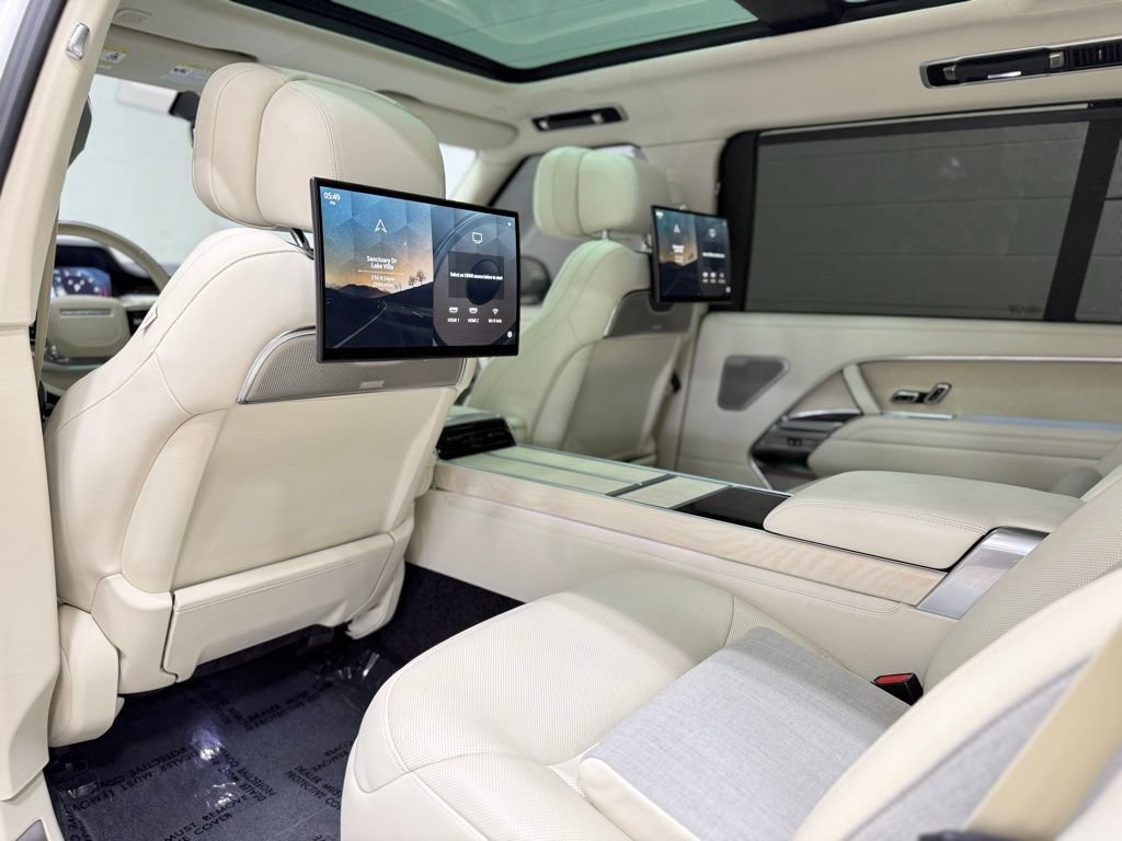 Used 2023 Land Rover Range Rover SV AWD/4WD image 48