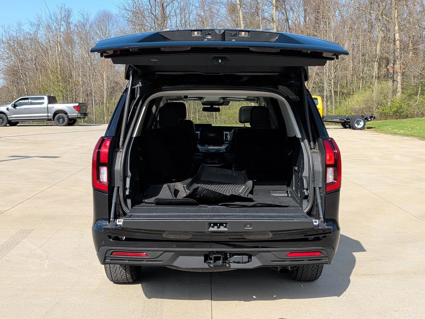 Used 2025 Ford Expedition Active image 8