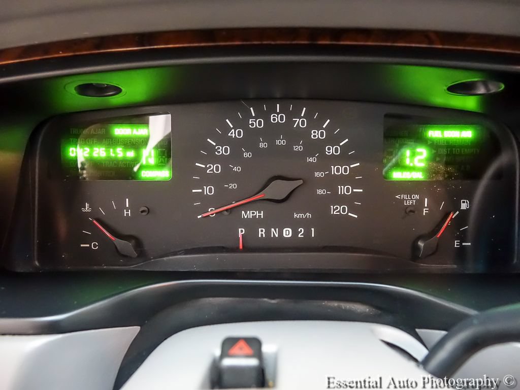 Used 1999 Lincoln Town Car Signature RWD image 15