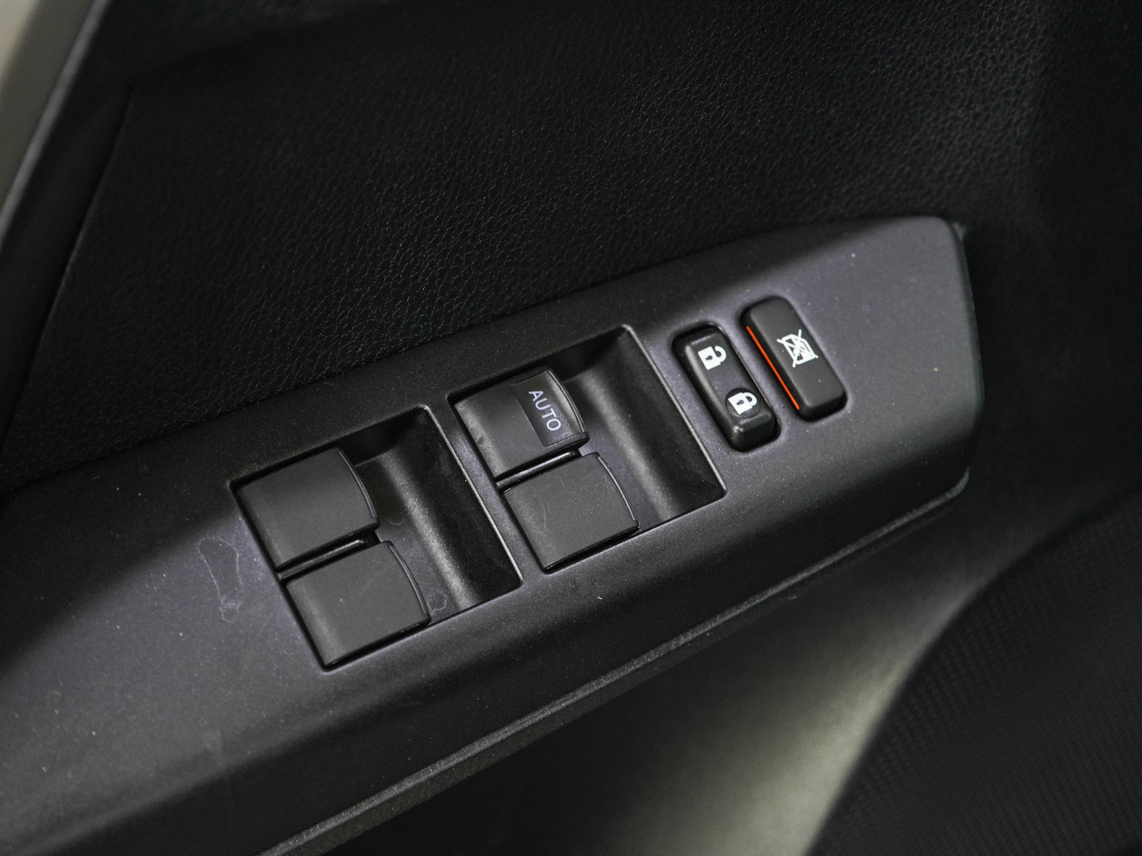 Used 2016 Toyota RAV4 XLE AWD/4WD image 21
