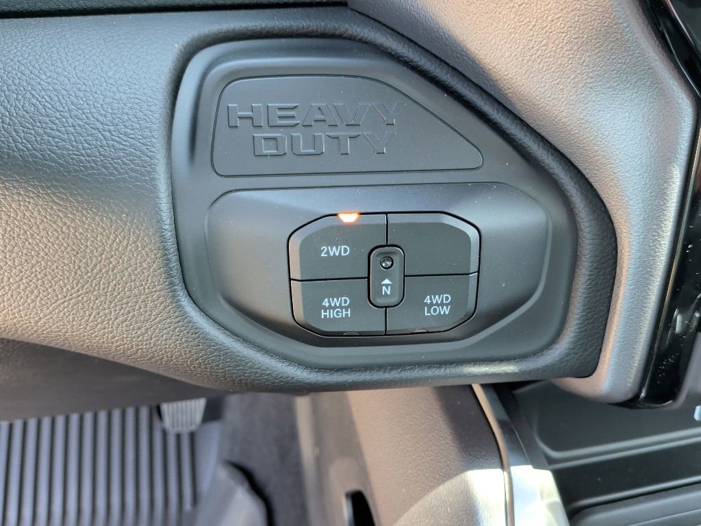 New 2026 RAM 3500 Laramie AWD/4WD image 34