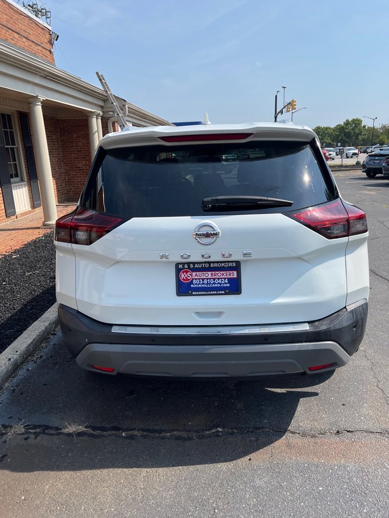 Used 2021 Nissan Rogue SL w/ Premium Package image 4