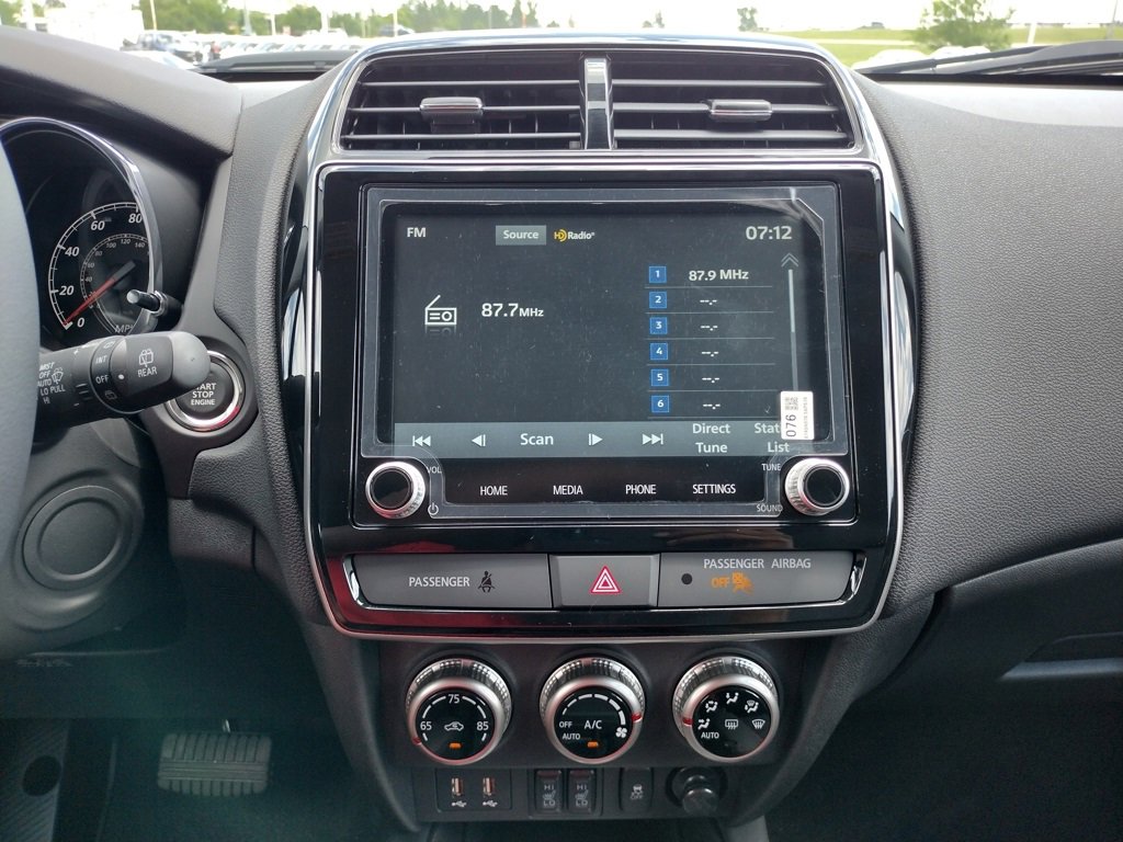 New 2025 Mitsubishi Outlander Sport SE image 3