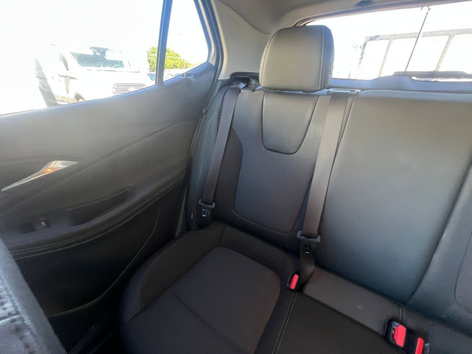 Used 2025 Buick Encore GX Preferred image 39