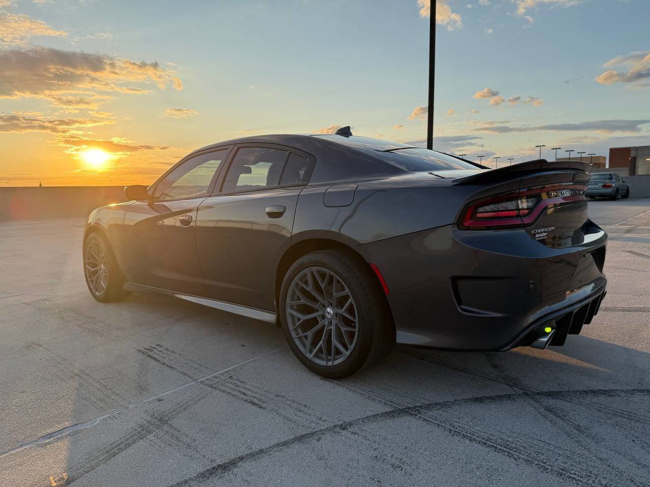 Used 2019 Dodge Charger R/T w/ Plus Group RWD image 7