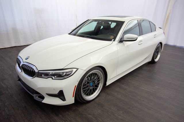 Used 2020 BMW 330i xDrive Sedan w/ Convenience Package image 3