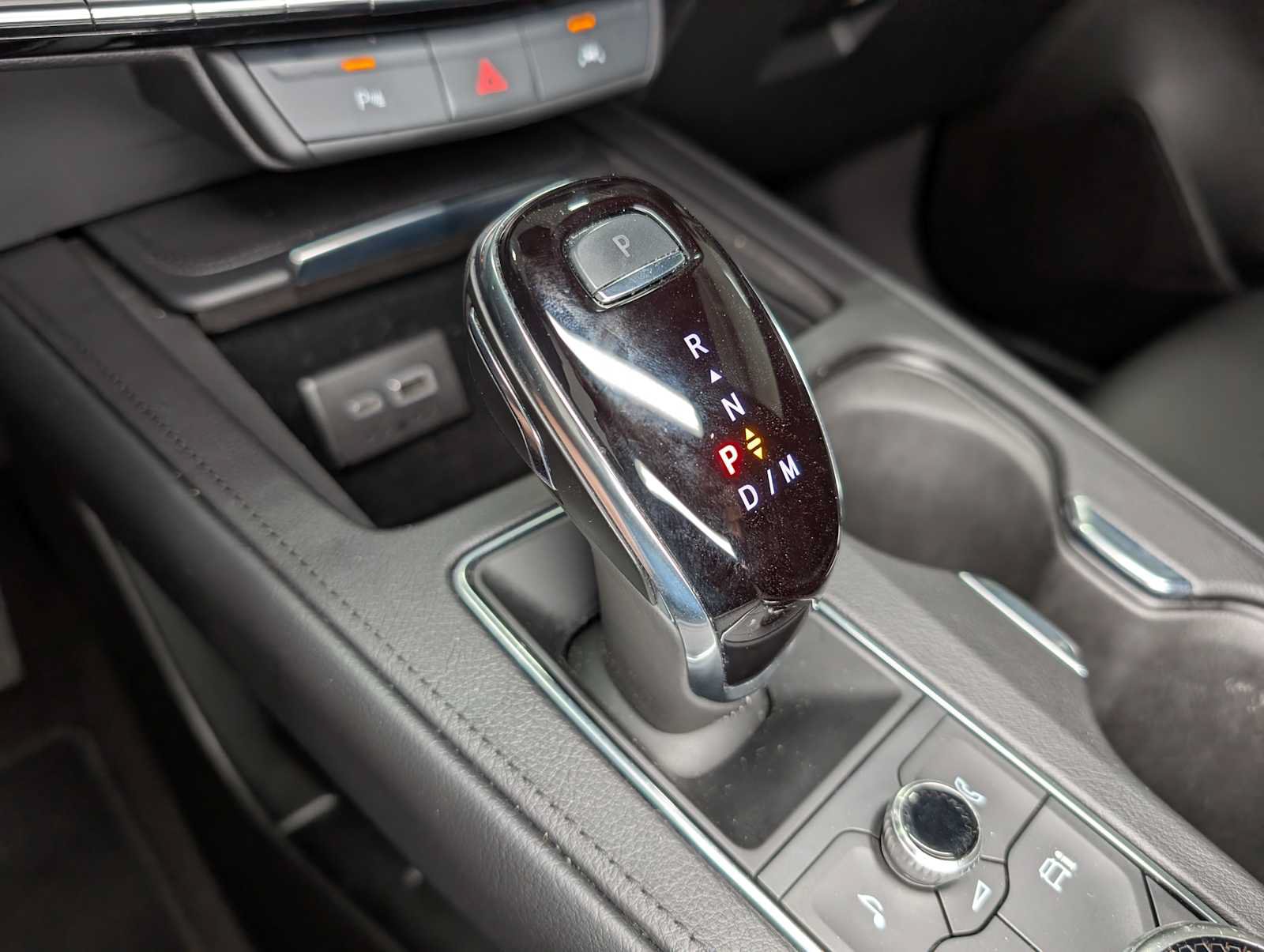 Certified 2025 Cadillac XT4 Premium Luxury AWD/4WD image 31