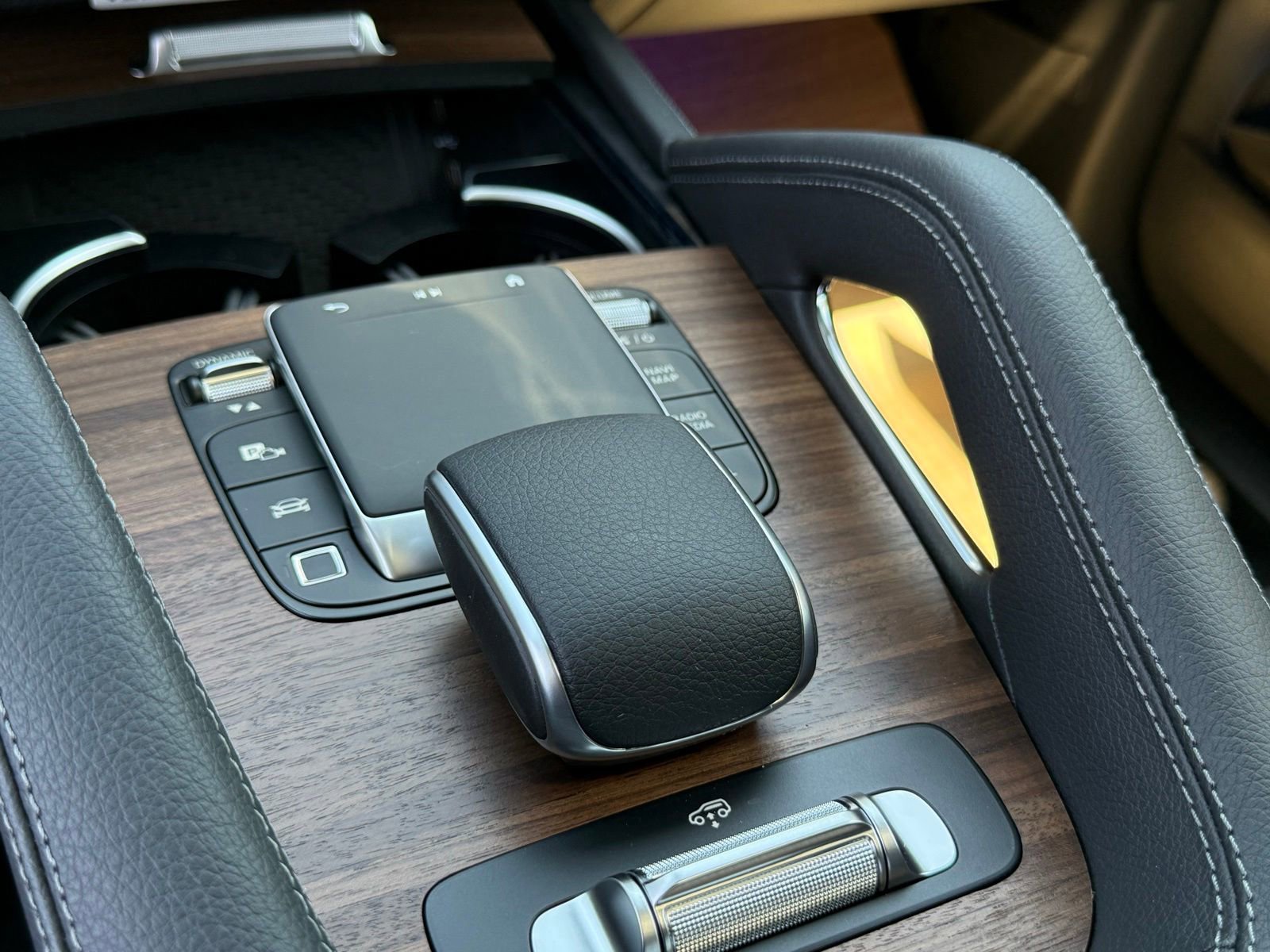 New 2026 Mercedes-Benz GLS 580 4MATIC image 24