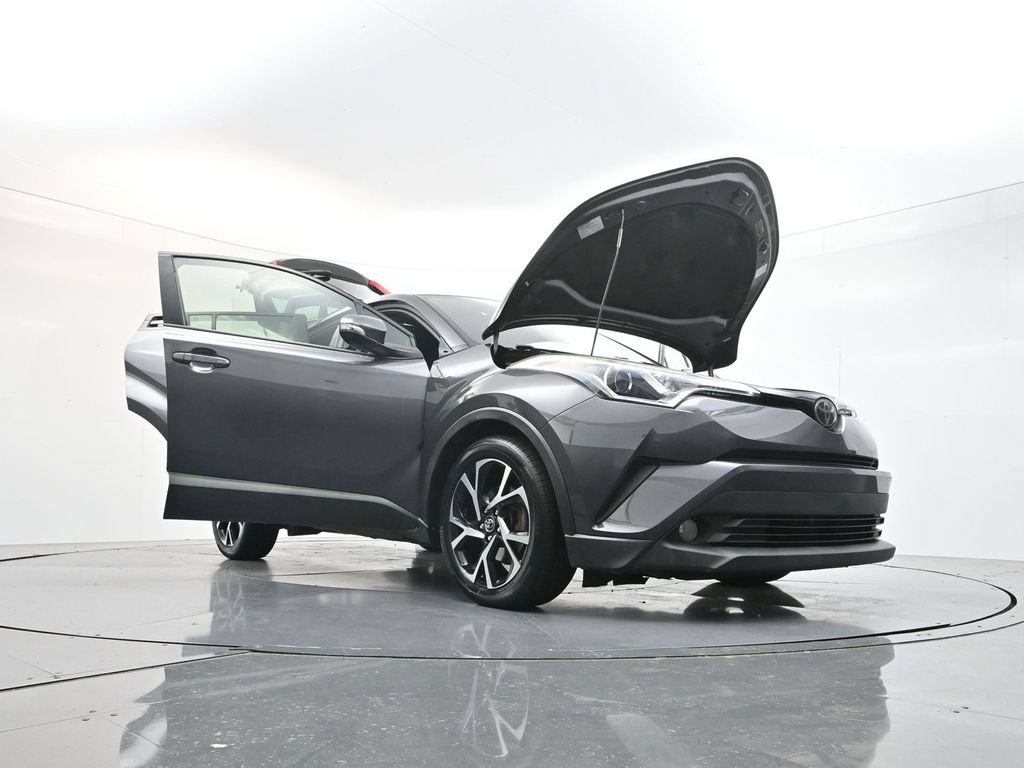Used 2018 Toyota C-HR XLE FWD image 33