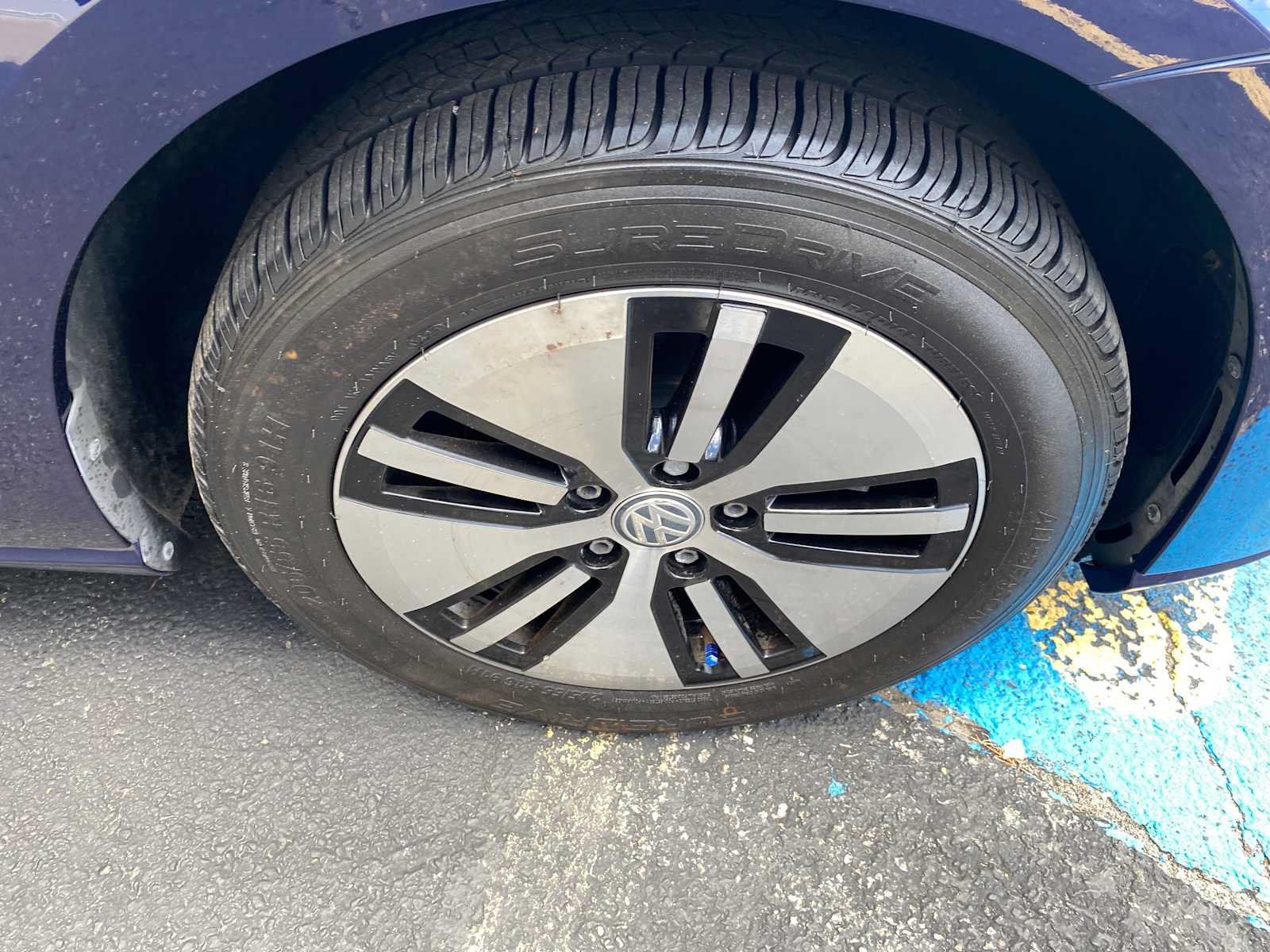Used 2017 Volkswagen e-Golf SE FWD image 35