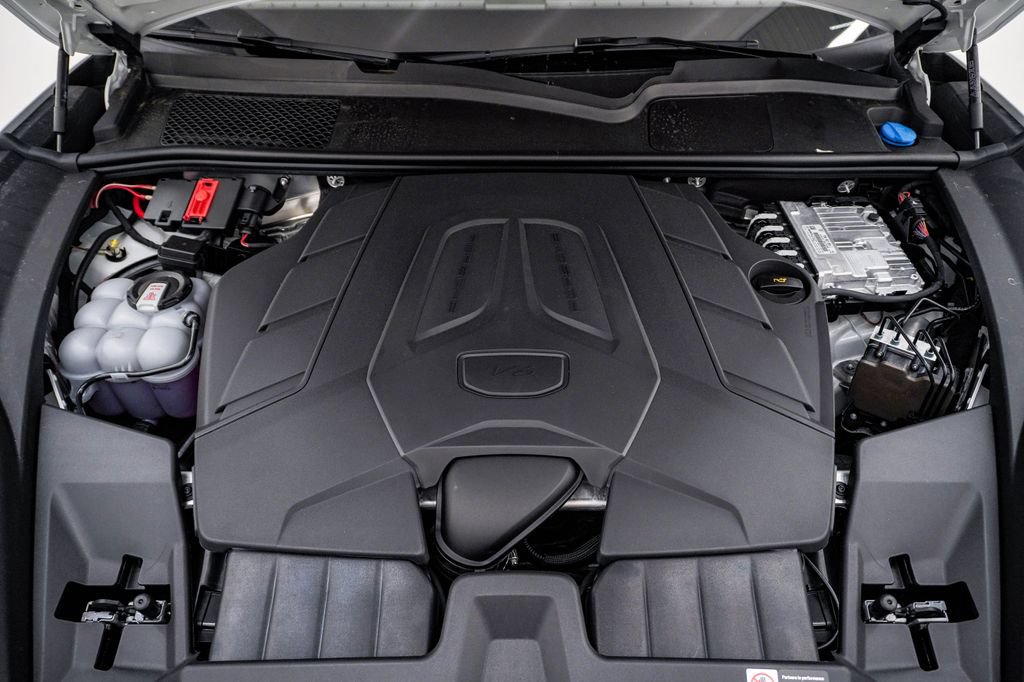 New 2026 Porsche Cayenne Coupe AWD/4WD image 29