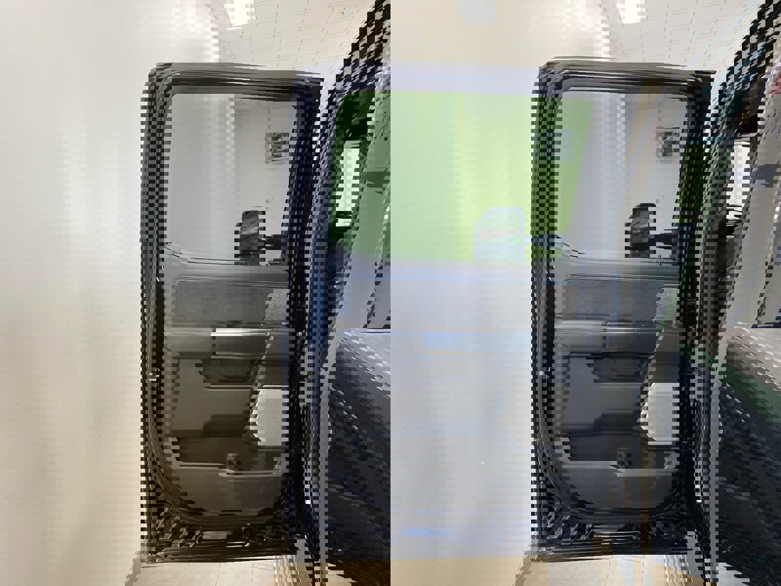 New 2025 Ford F350 Platinum w/ FX4 Off-Road Package image 8