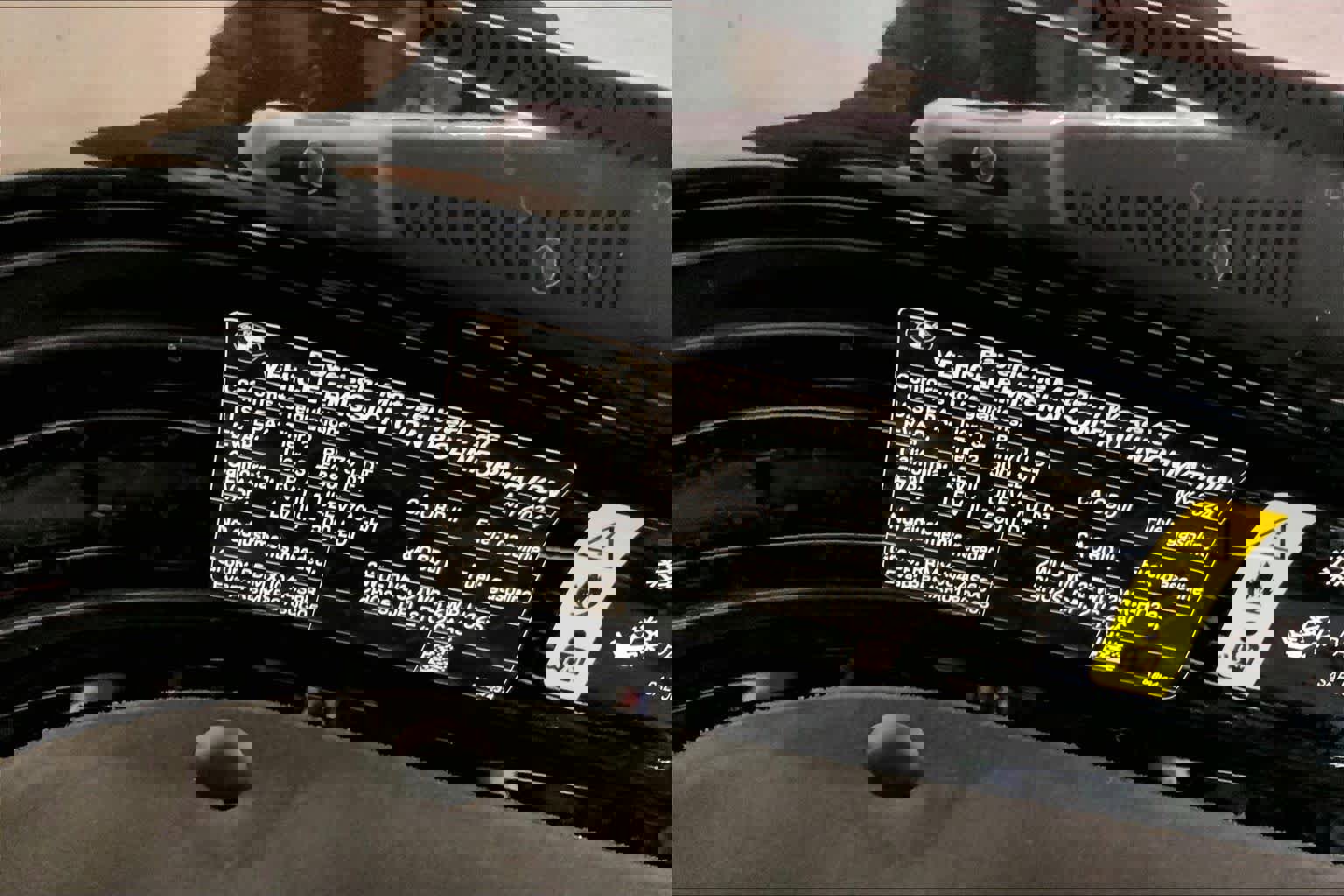 Used 2024 BMW ALPINA XB7 ALPINA XB7 image 32